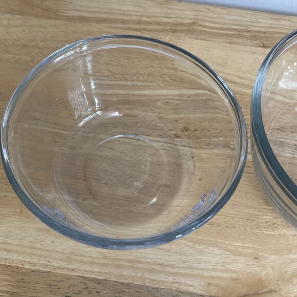 Vintage Anchor Hocking Pillsbury Doughboy Glass Mixing Bowl Set 1 & 1.5 Quart - Picture 3 of 7